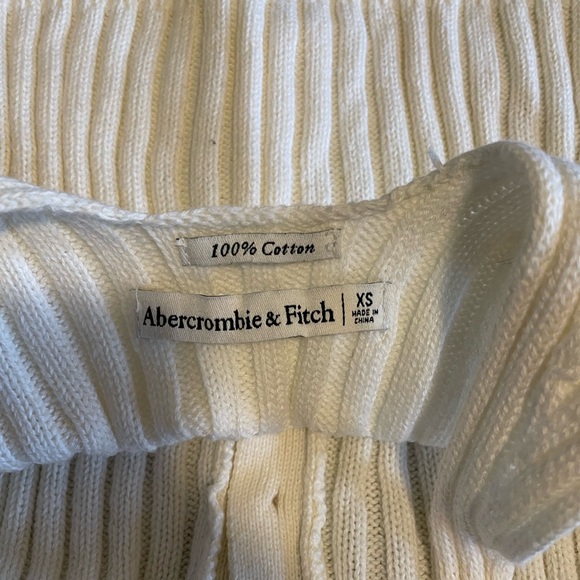 A&F Cream Ribbed Button-Down Tank Top - Picture 3 of 3